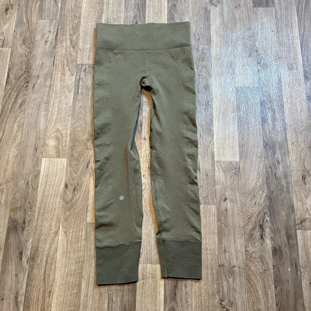 Lululemon Q5 Green Compression Leggings Size 6
